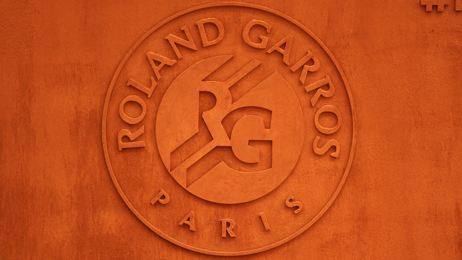 The famous Roland Garros crest