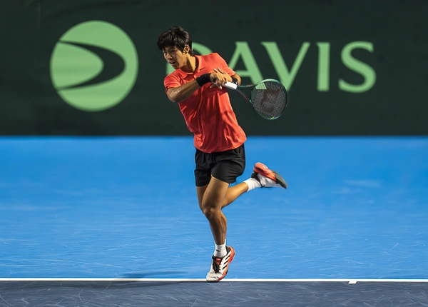 Yi Zhou during China's Davis Cup match with Ireland in 2025
